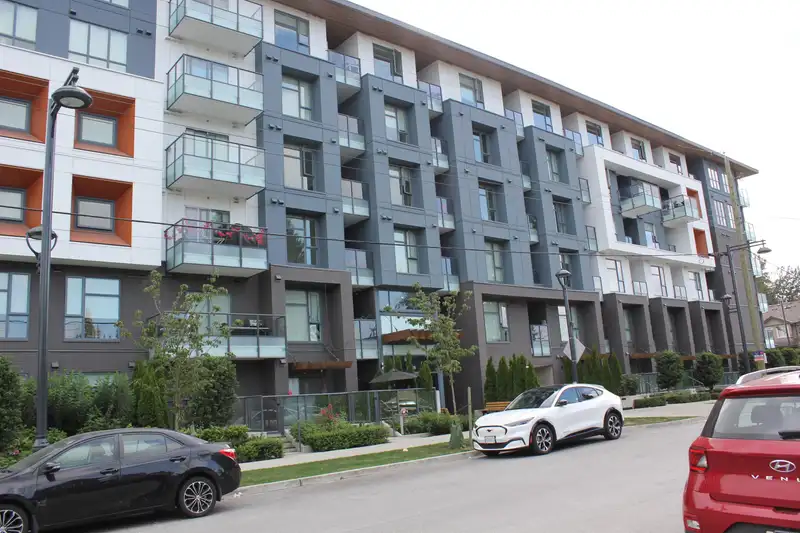 220 10828 139A STREET - photo 2 of 40