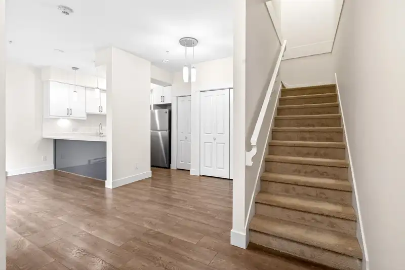 12 4033 DOMINION STREET - photo 4 of 32