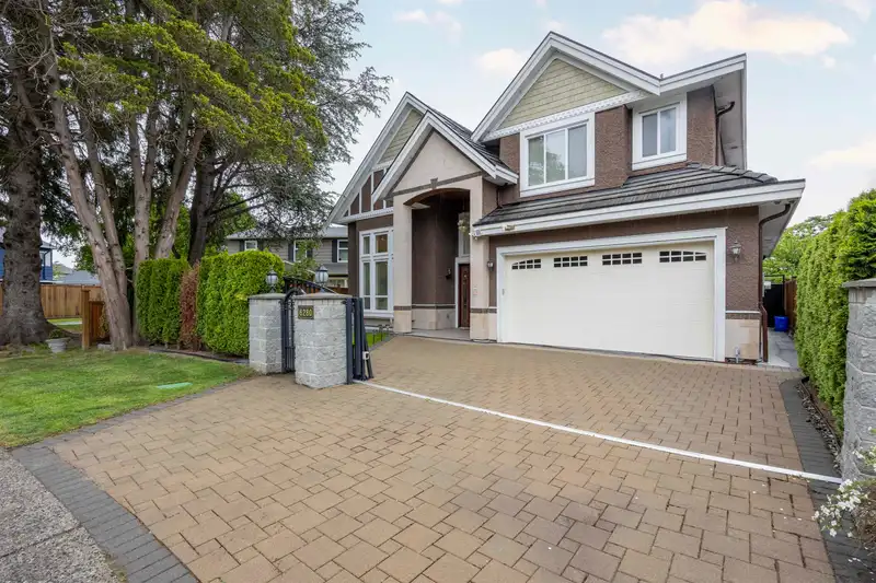 6280 MARA CRESCENT - photo 1 of 37