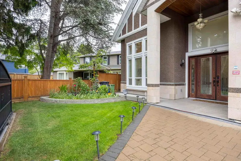 6280 MARA CRESCENT - photo 2 of 37