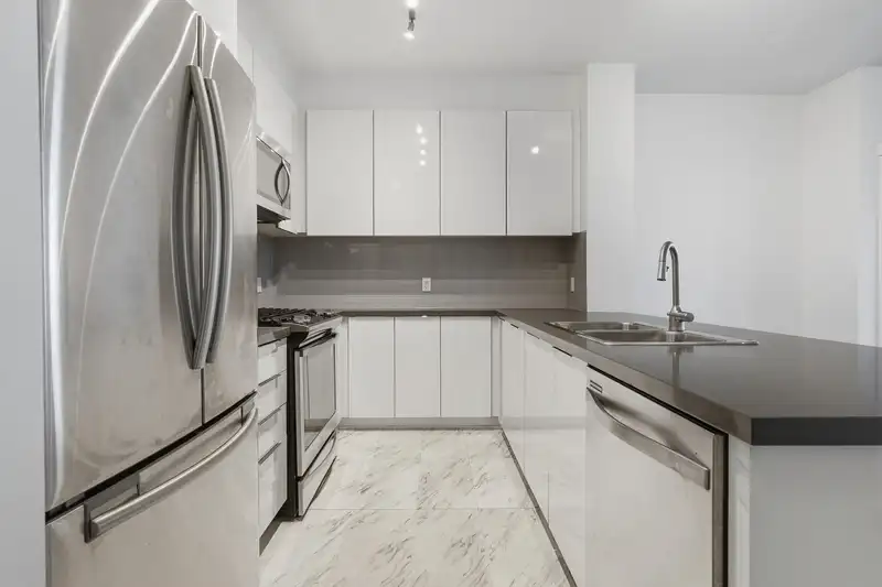 302 607 COTTONWOOD AVENUE - photo 3 of 33