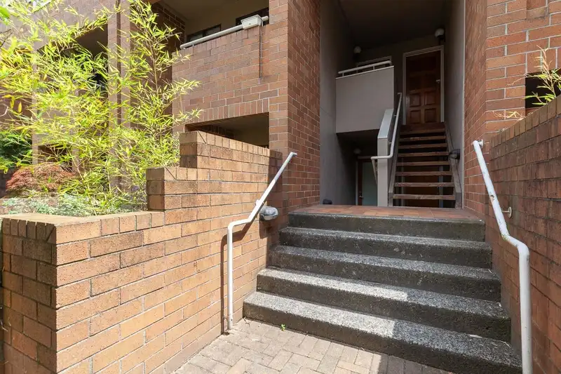 9 744 W 7TH AVENUE - photo 4 of 27