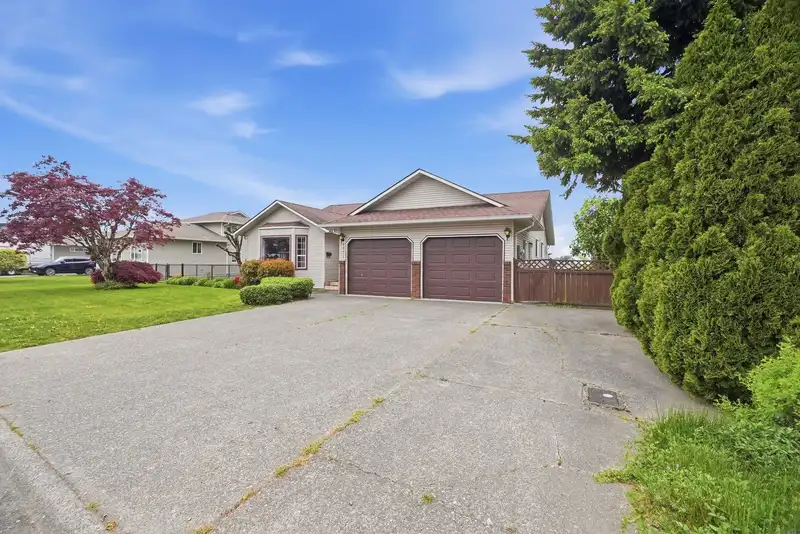 46337 CHRISTINA DRIVE - photo 2 of 36