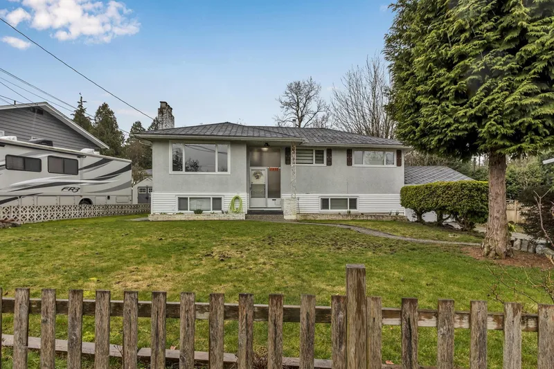 11032 86A AVENUE - photo 2 of 25