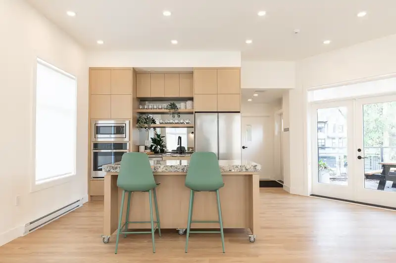 176 2350 165 STREET - photo 1 of 3