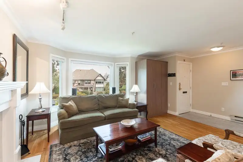 1844 W 10TH AVENUE - photo 1 of 37