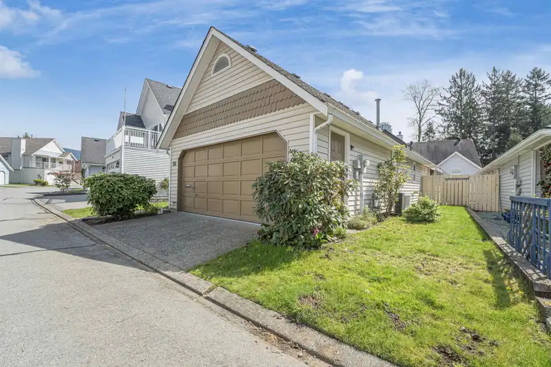 55 2865 GLEN DRIVE - photo 2 of 35