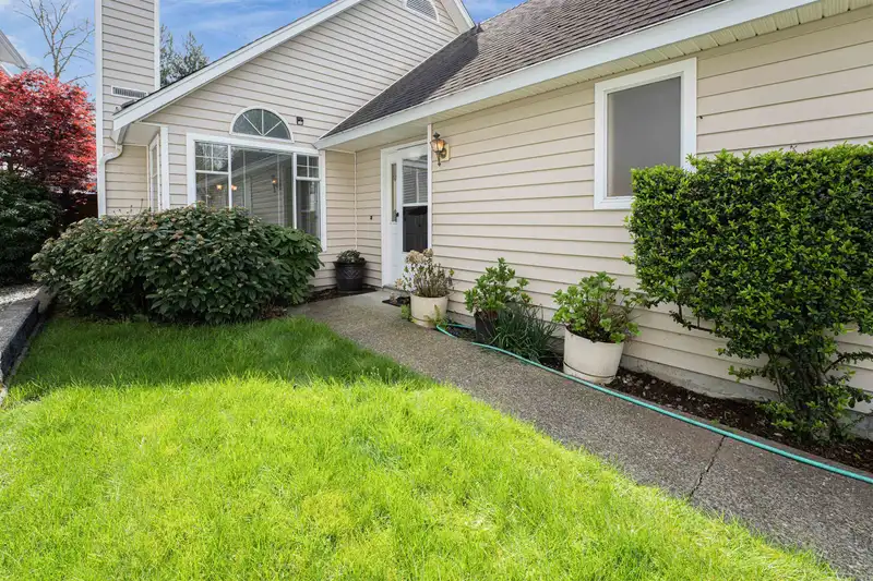 55 2865 GLEN DRIVE - photo 4 of 35