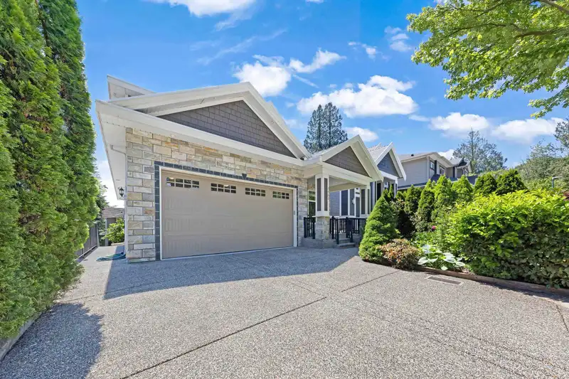 3462 DARWIN AVENUE - photo 1 of 6