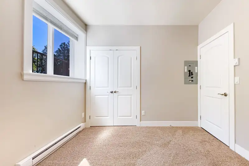 3462 DARWIN AVENUE - photo 4 of 6