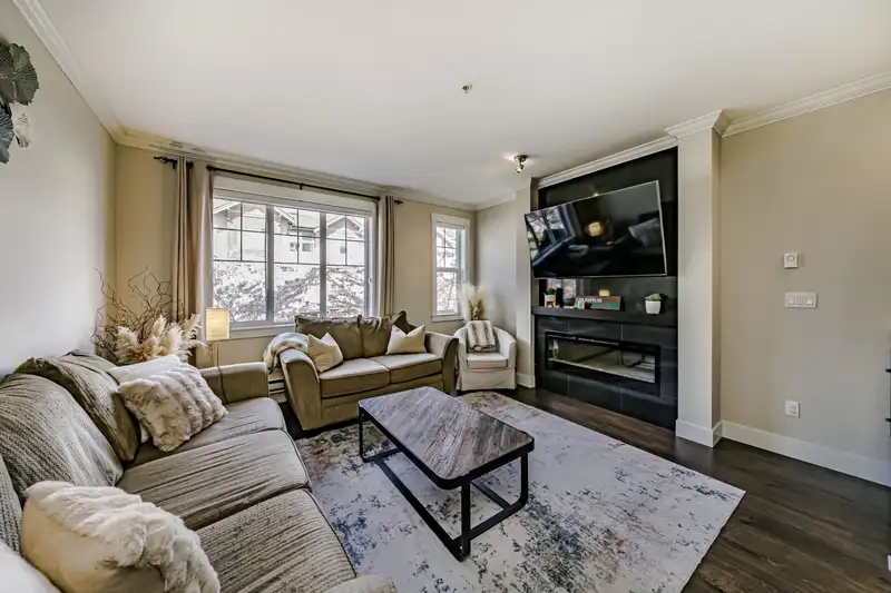 47 10151 240 STREET - photo 2 of 22