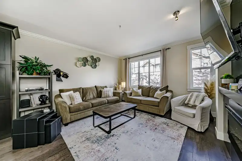 47 10151 240 STREET - photo 3 of 22