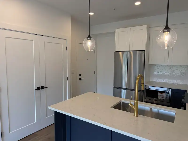 202 17783 56A AVENUE - photo 3 of 20