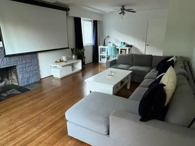 447 E 30TH AVENUE - photo 4 of 23