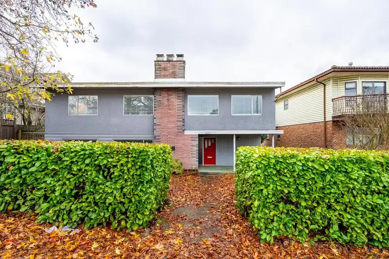 4044 PARKER STREET - photo 1 of 40