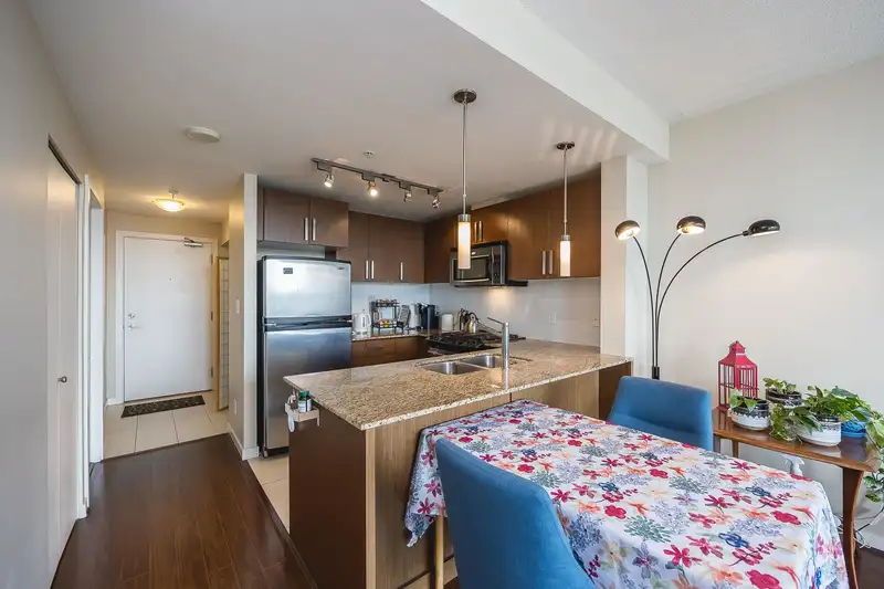 3509 9888 CAMERON STREET - photo 4 of 25