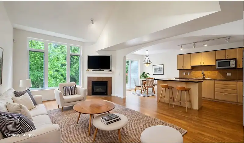 35 2351 PARKWAY BOULEVARD - photo 1 of 40