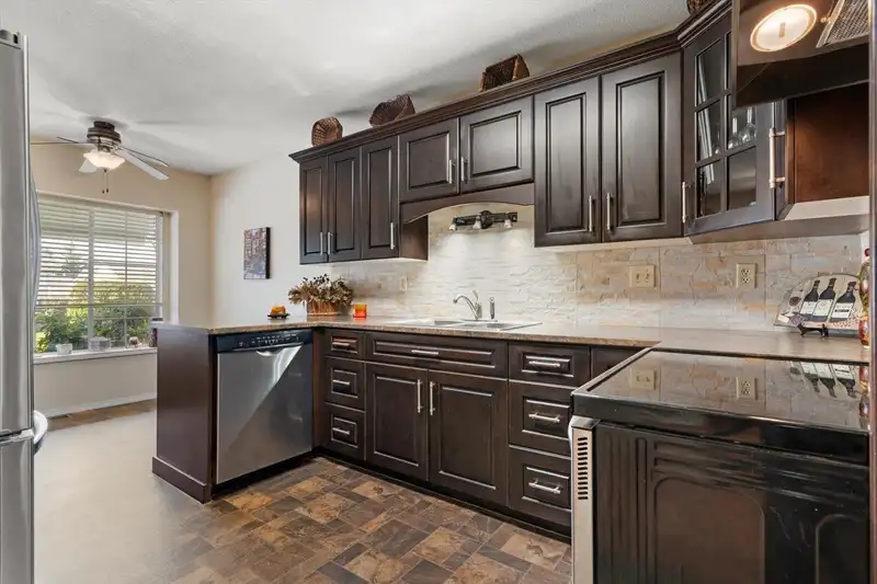 14 33922 KING ROAD - photo 4 of 32