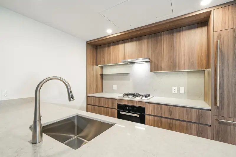 216 5212 CAMBIE STREET - photo 4 of 16