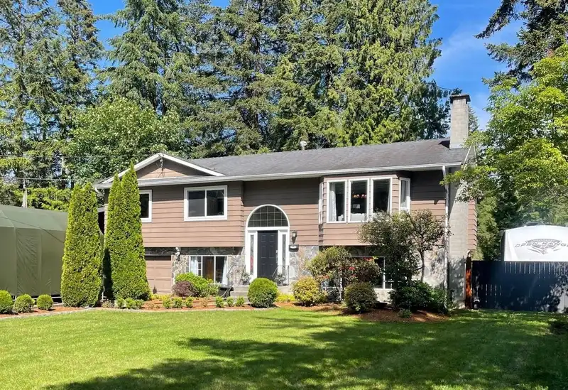 4048 207A STREET - photo 2 of 28