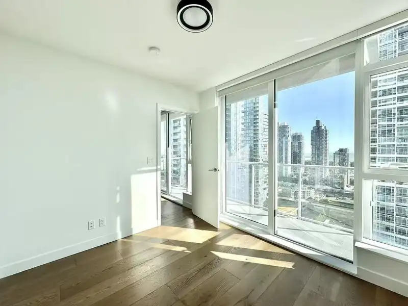 2602 6000 MCKAY AVENUE - photo 3 of 8