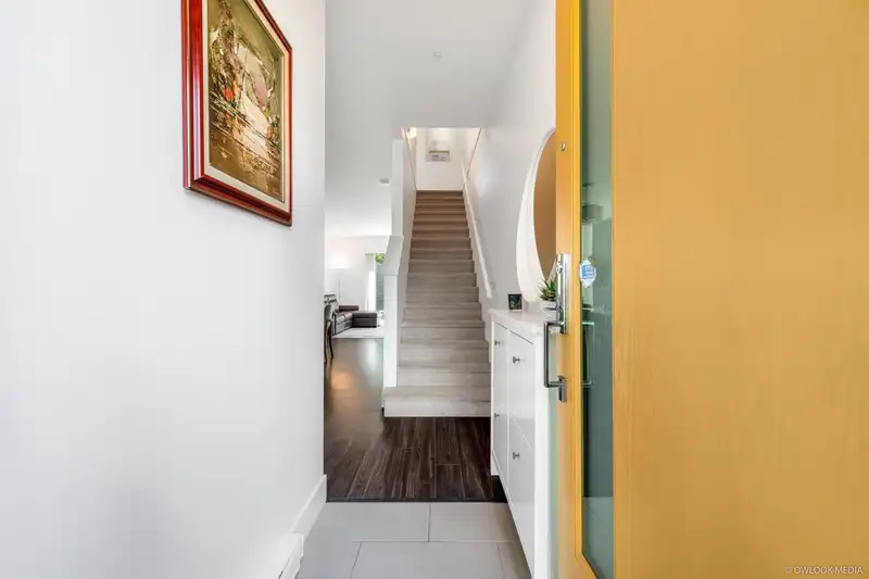 34 6868 BURLINGTON AVENUE - photo 4 of 30
