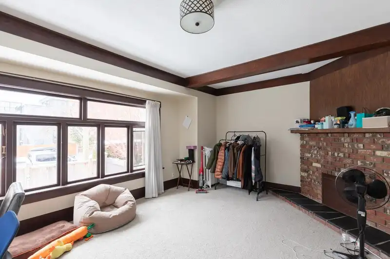 2346 BALACLAVA STREET - photo 3 of 15