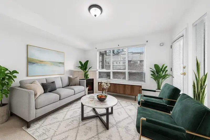 202 14355 103 AVENUE - photo 1 of 21