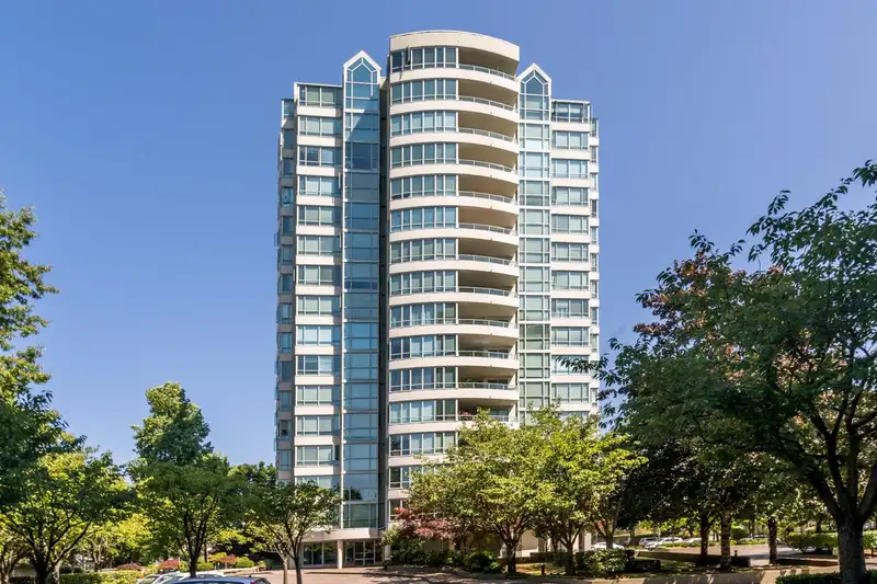 1201 15038 101 AVENUE - photo 1 of 29