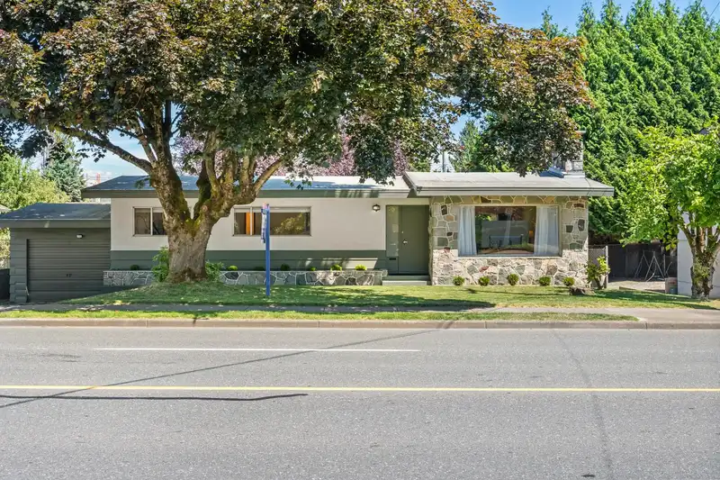 2120 WARE STREET - photo 1 of 34