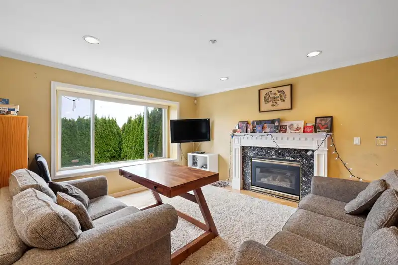 3298 E 2ND AVENUE - photo 3 of 12