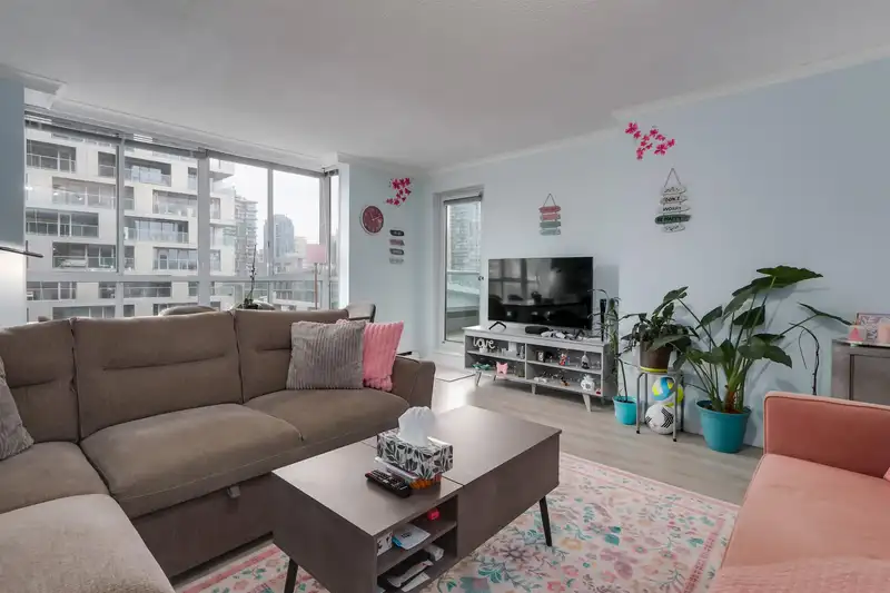 1401 1500 HOWE STREET - photo 3 of 27