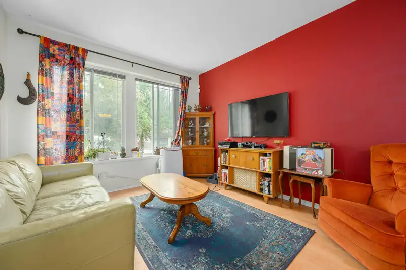24113 102 AVENUE - photo 3 of 26