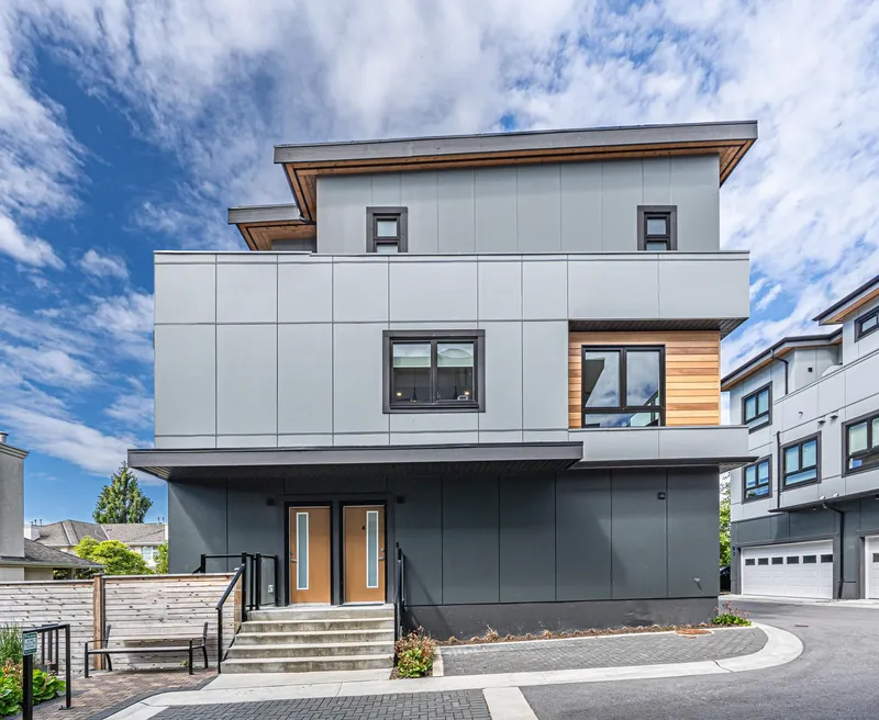 4 9099 NO. 2 ROAD - photo 2 of 25