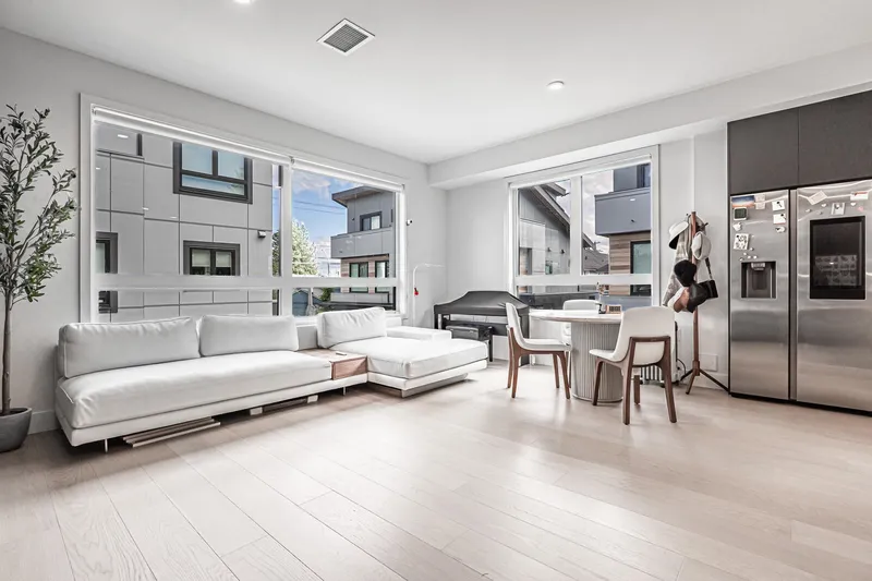 4 9099 NO. 2 ROAD - photo 4 of 25