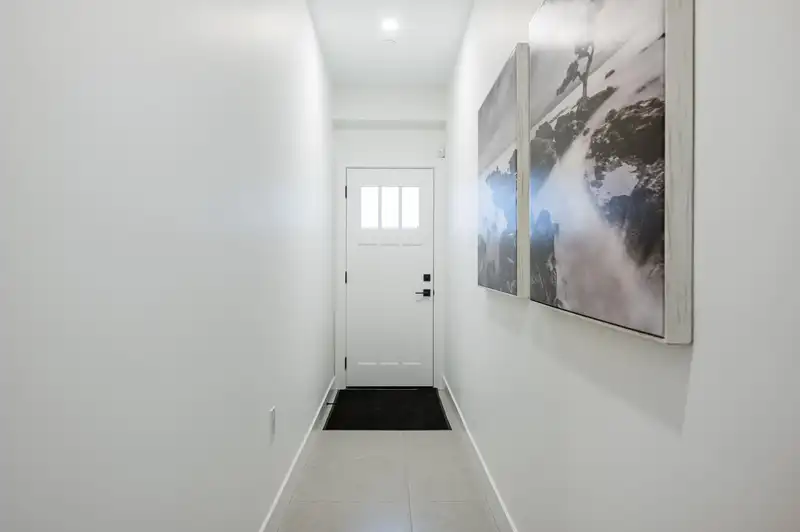 5 4829 48 AVENUE - photo 4 of 40