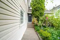 954 160B STREET - thumbnail 4
