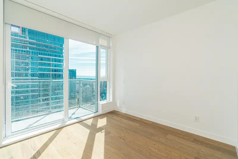 3402 6000 MCKAY AVENUE - photo 4 of 35