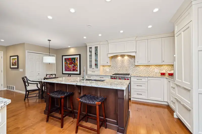 1 1878 SOUTHMERE CRESCENT - photo 3 of 40