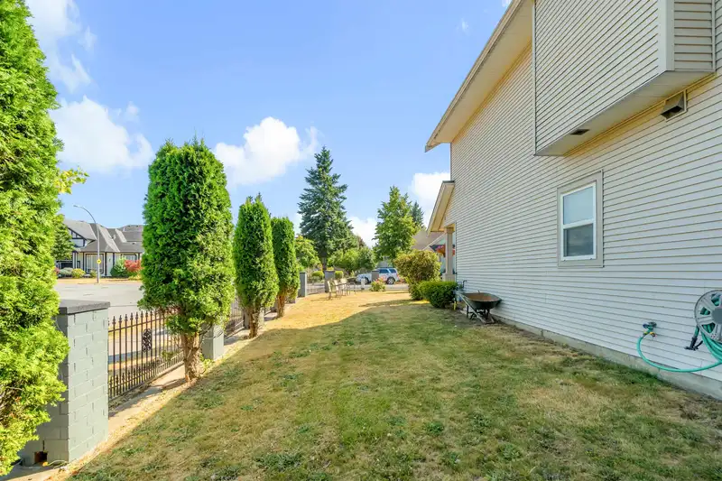 27895 JUNCTION AVENUE - photo 4 of 30