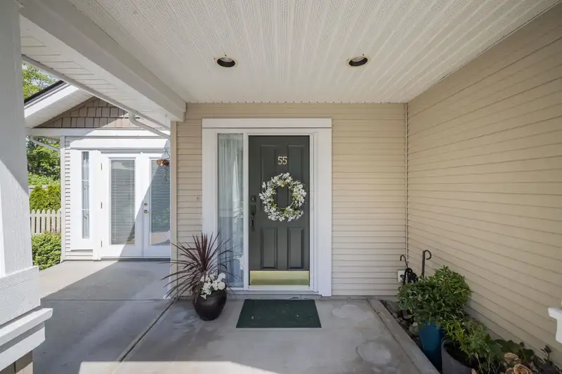 55 14877 33 AVENUE - photo 3 of 40