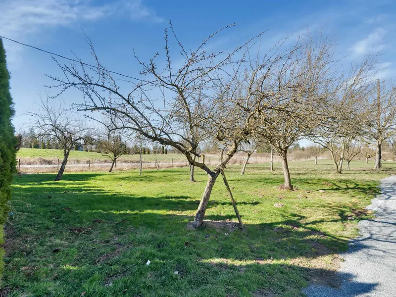 27550 48 AVENUE - photo 4 of 25