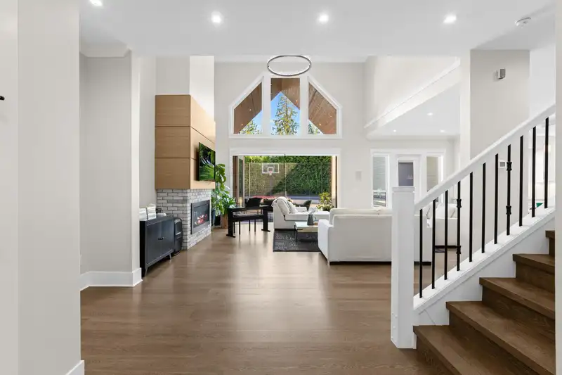 2 21754 88 AVENUE - photo 4 of 40