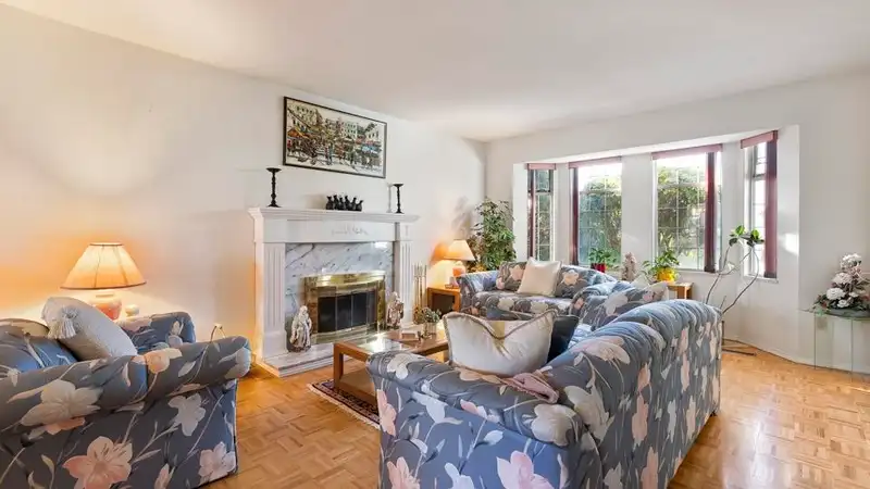 16433 GLENSIDE PLACE - photo 3 of 40