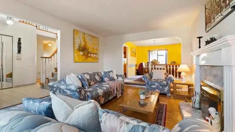 16433 GLENSIDE PLACE - photo 4 of 40