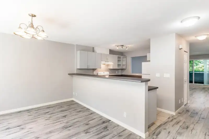 132 SHORELINE CIRCLE - photo 1 of 30