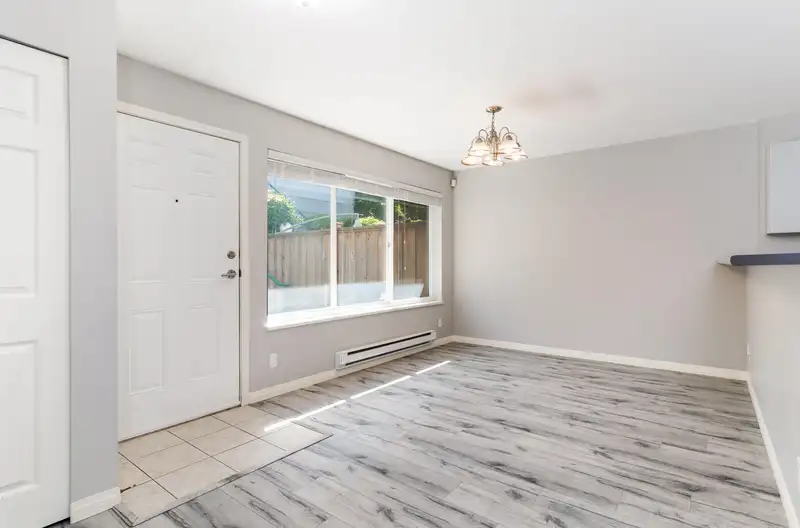 132 SHORELINE CIRCLE - photo 3 of 30