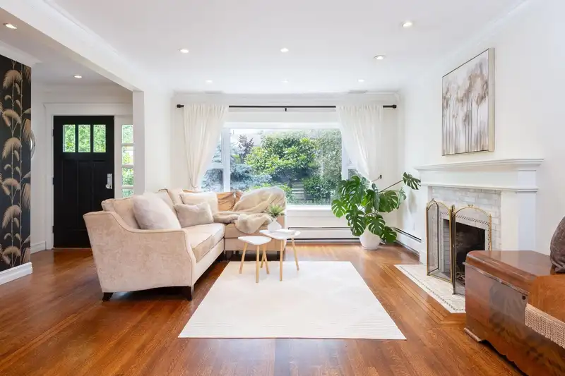 445 W 26TH STREET - photo 2 of 37
