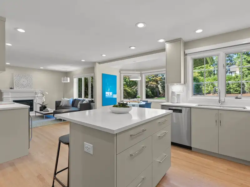 2719 W 36TH AVENUE - photo 3 of 5