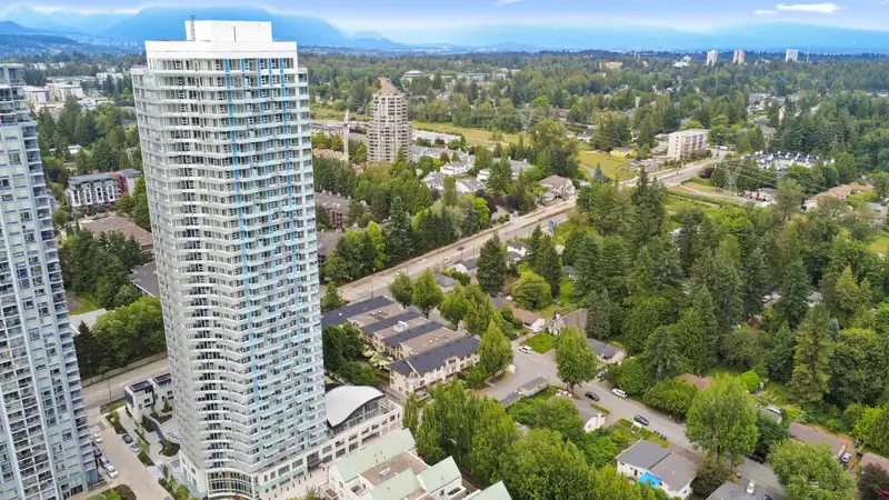 901 13768 100 AVENUE - photo 1 of 20
